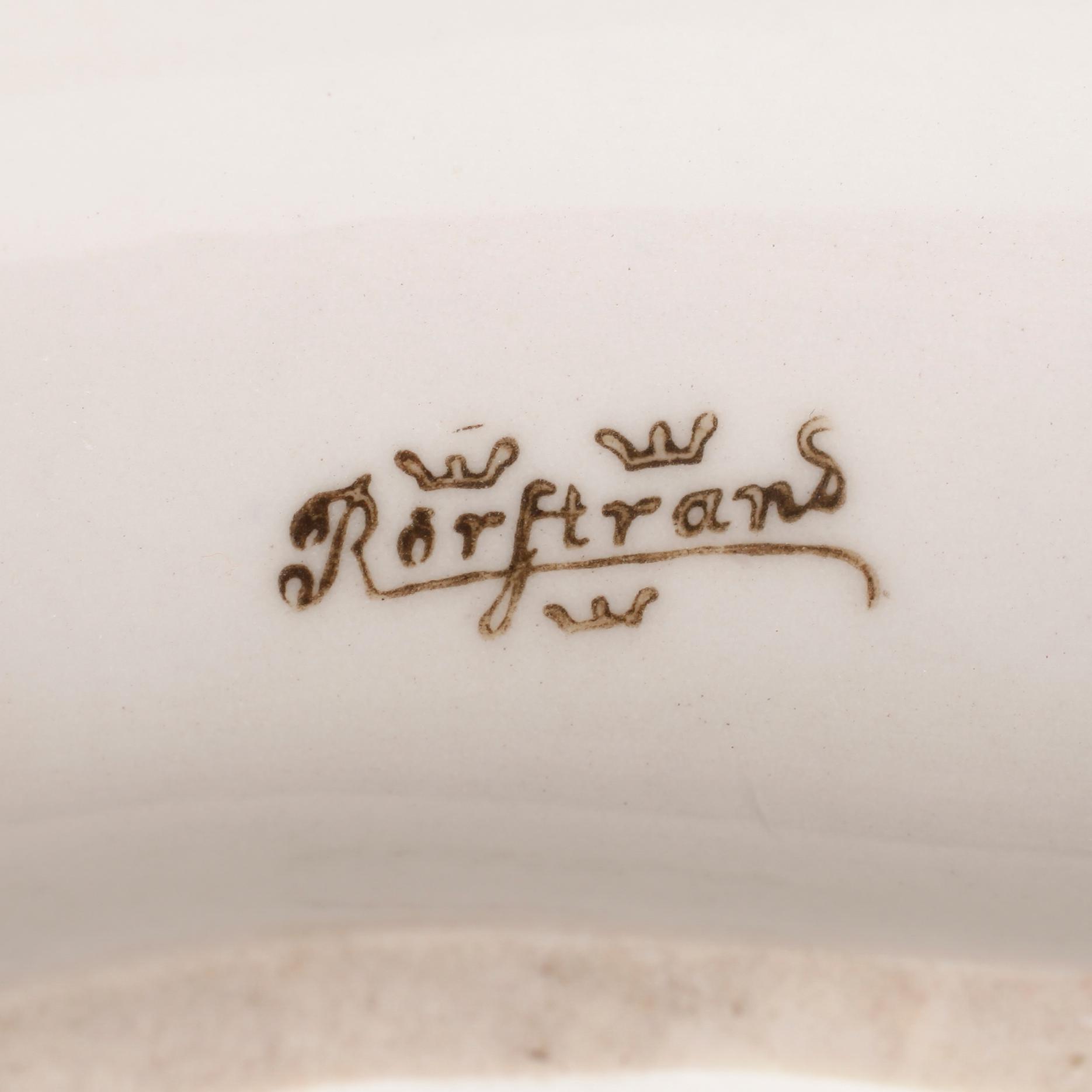 FIGURER, 3 st, porslin, Rörstrand samt Royal Copenhagen, 1900-talets första hälft.