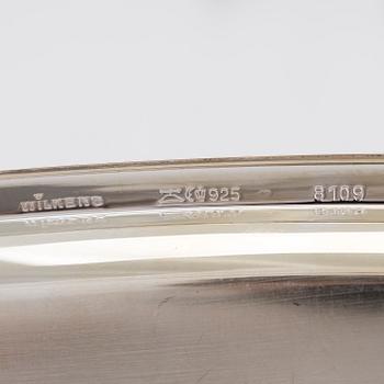 Fat, 2 st, silver, Italien och Tyskland, samt skål och ett par saltskedar, England, 1900-talets senare hälft.