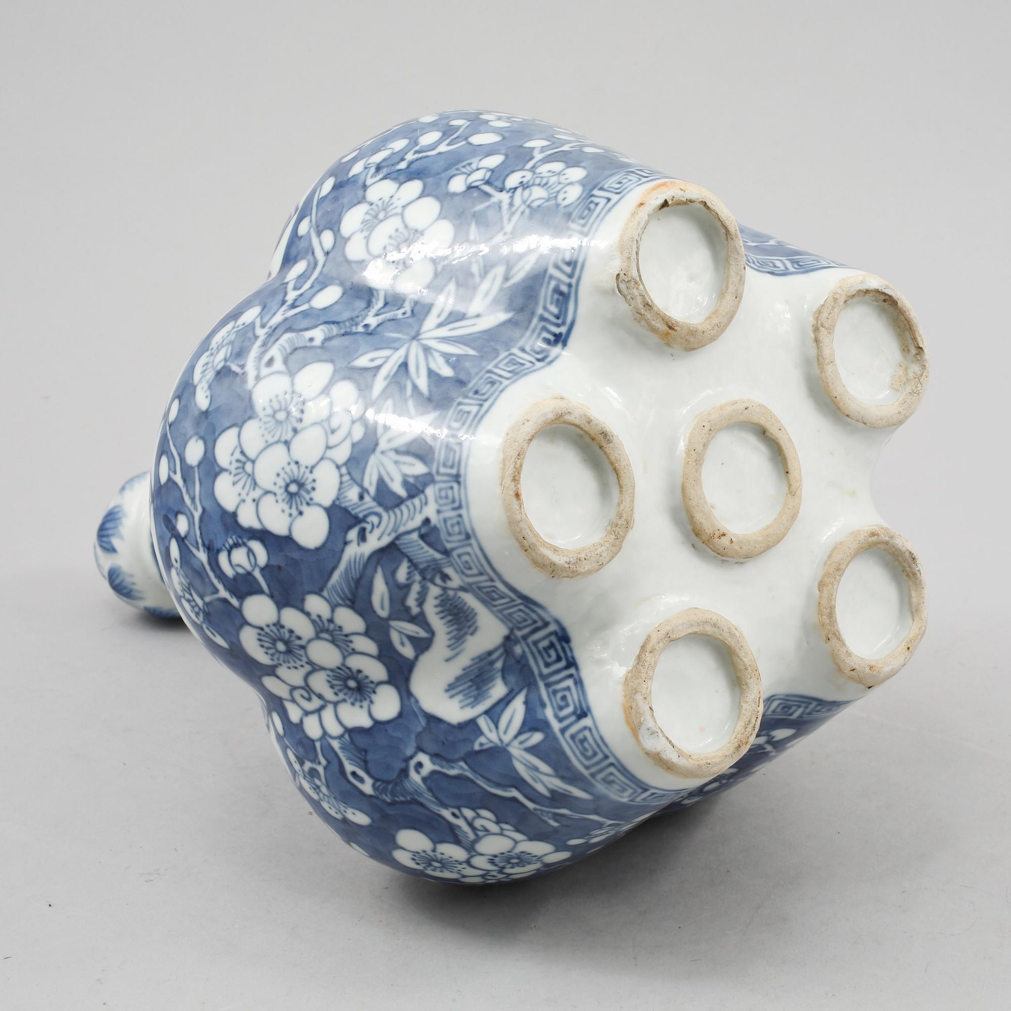 TULPANVAS, porslin, Kina, 1800-tal.