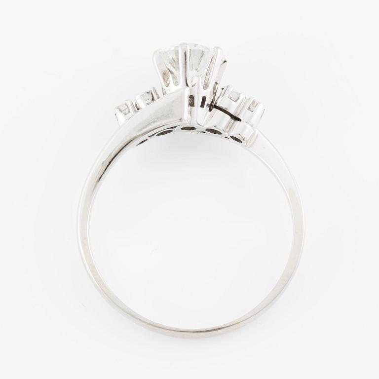 Ring, 18K white gold set with brilliant-cut diamonds.