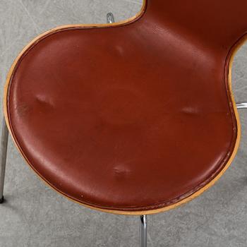 ARNE JACOBSEN, stolar, 6 st, "Sjuan", Fritz Hansen, 1989.