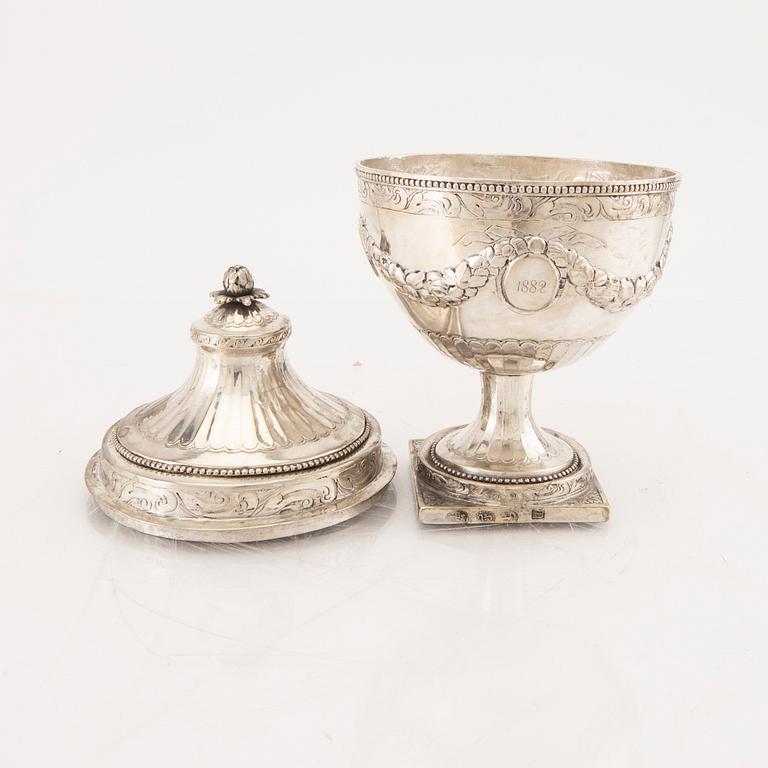 A Danish 18th century sivler sugar bowl mark of Copenhagen 1794 Luois XVI weigth 377 grams.