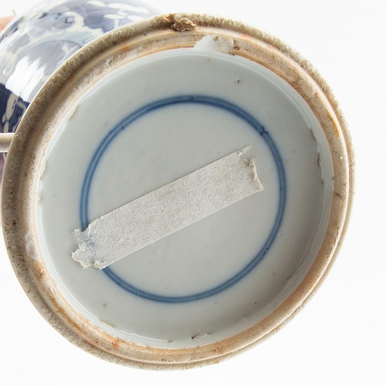 Table lamps, a pair, porcelain, China, 20th century.