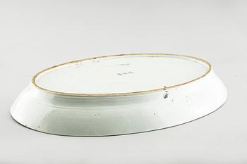 A large Chinese serving dish from early 20th century.