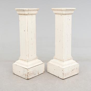 KOLONNER, 1 par, omkring år 1900.