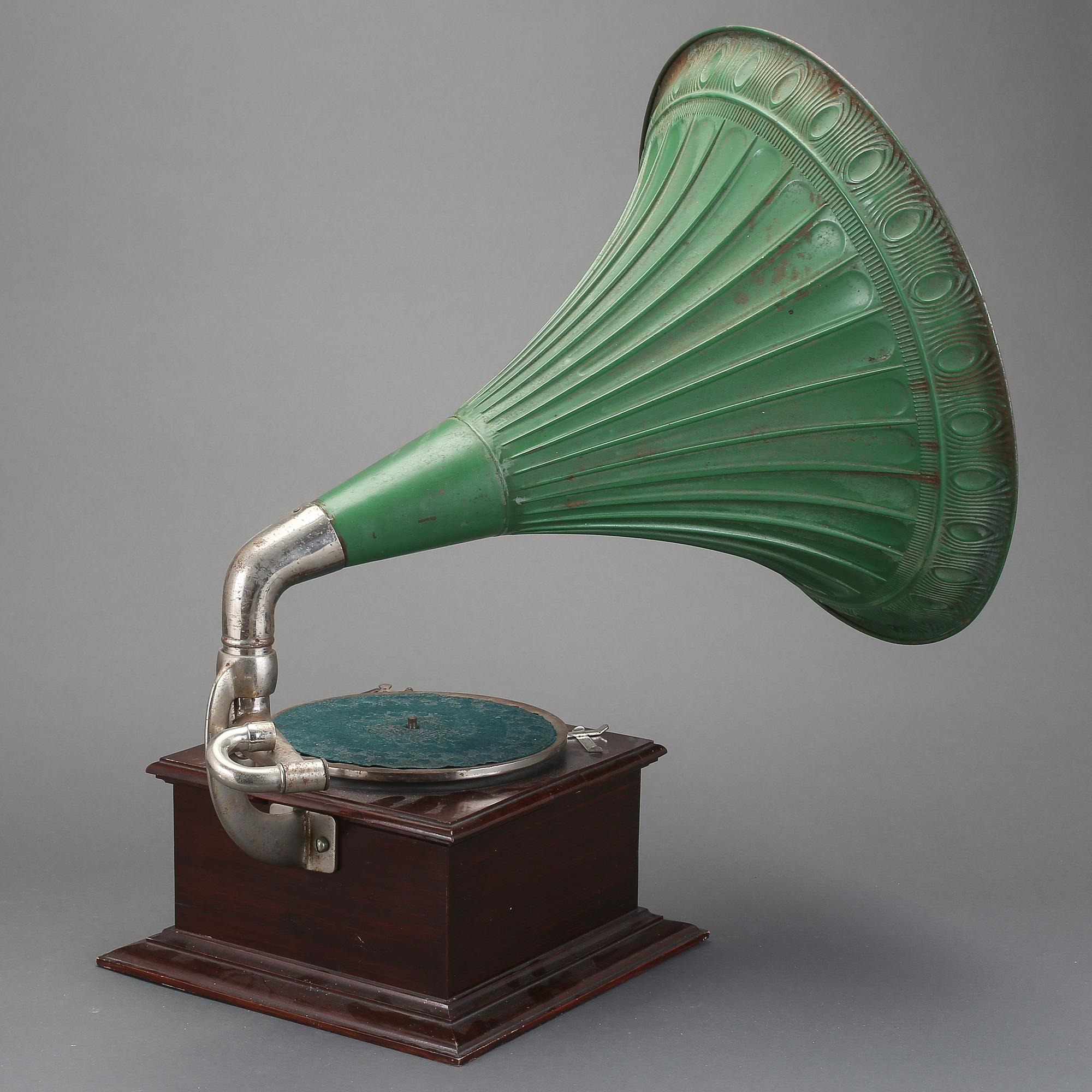 TRATTGRAMMOFON, 1900-talets första kvartal.