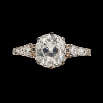 A RING, platinum. Old cut diamond c. 2.50. In total c. 3.00 ct. Size 17+. Weight 3.2 g.