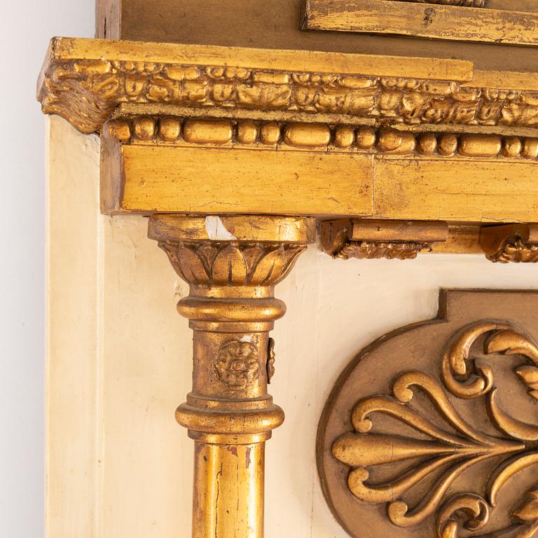 A first half of the 19th century mirror.
