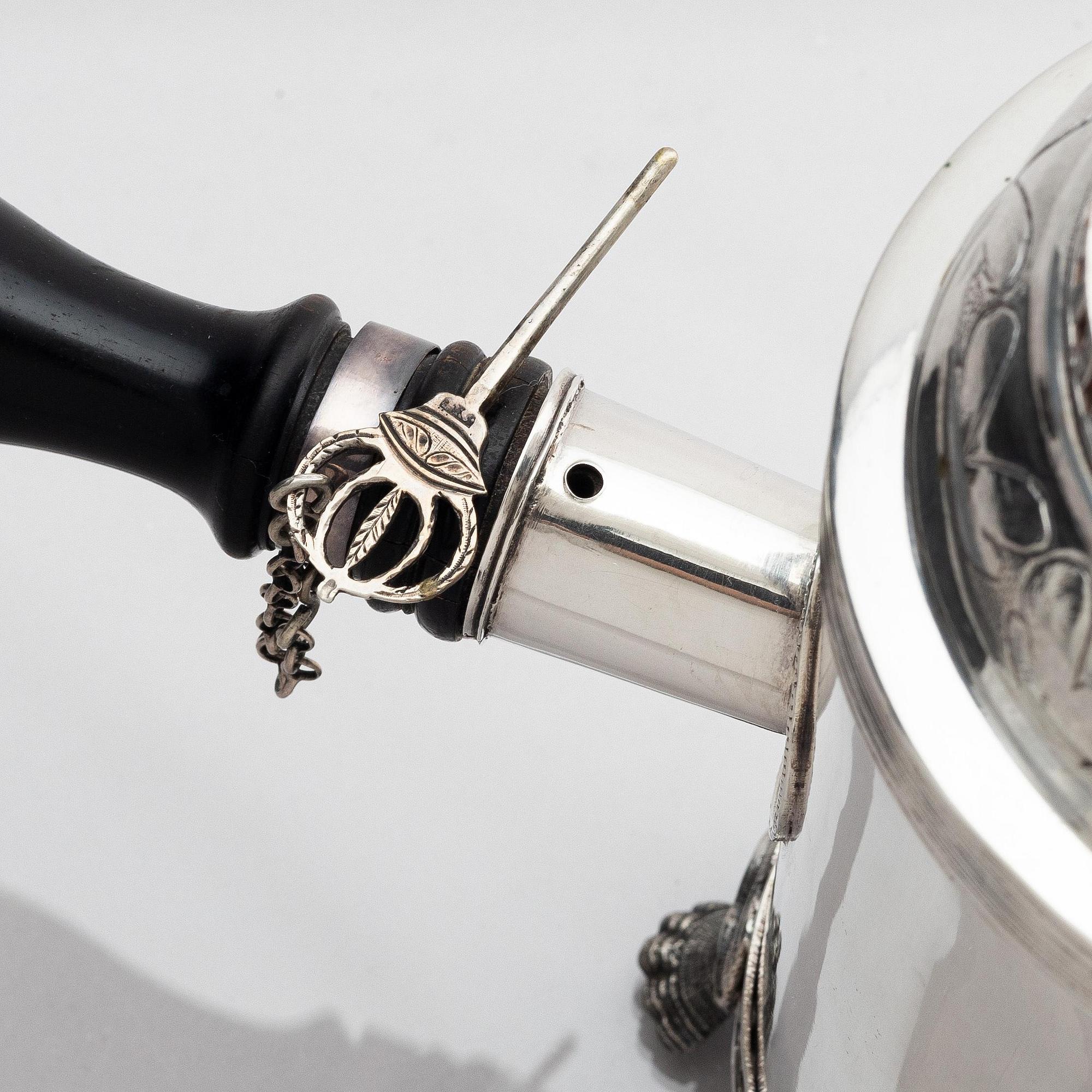 Fredrik Skough, kaffekanna, silver, (verksam 1824-1830) Borås. Empire.