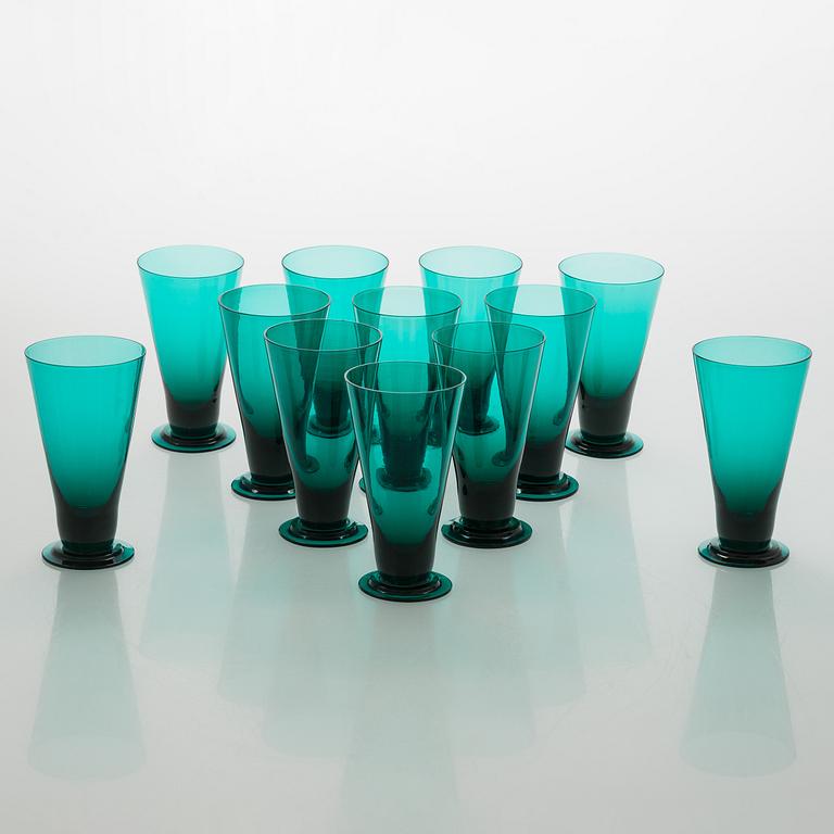 Nanny Still, a 13-piece 'T/335' glassware set for Riihimäen Lasi Oy, Finland. 1950-1966.