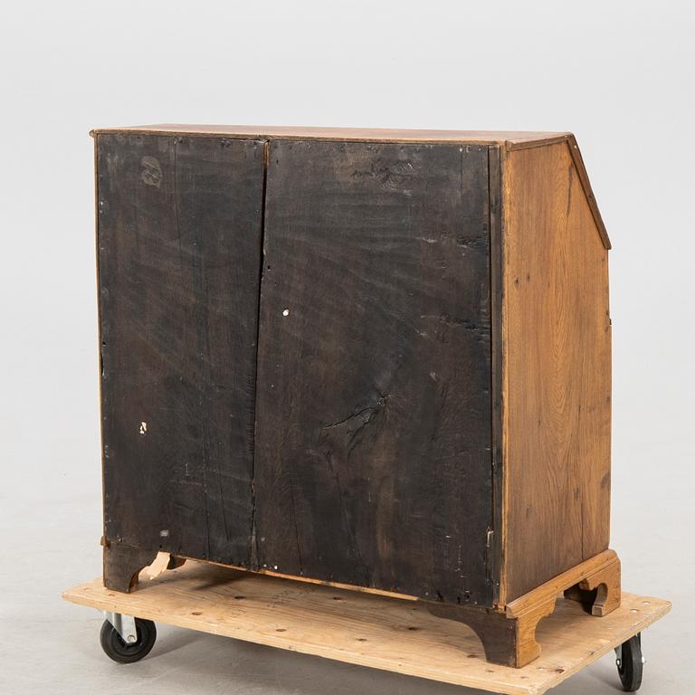 Writing bureau, late Baroque, mid-18th century.