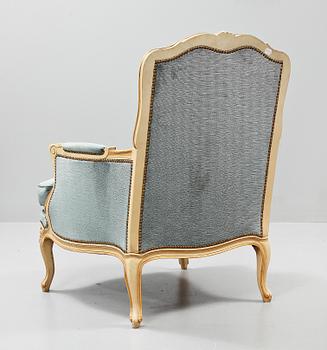 SOFFA samt FÅTÖLJ, rokokostil, 1900-talets andra hälft.