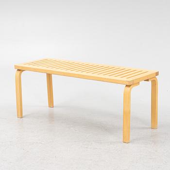 Alvar Aalto, bänk, modell 153A, Artek, Finland.