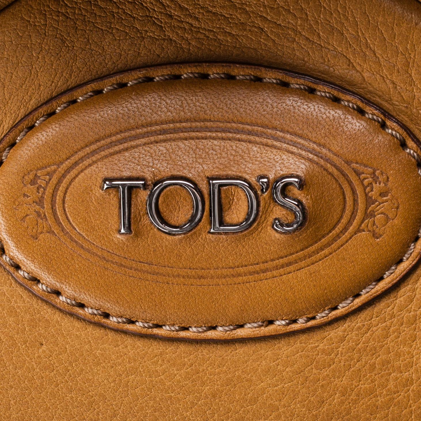 VÄSKA, Tod's.