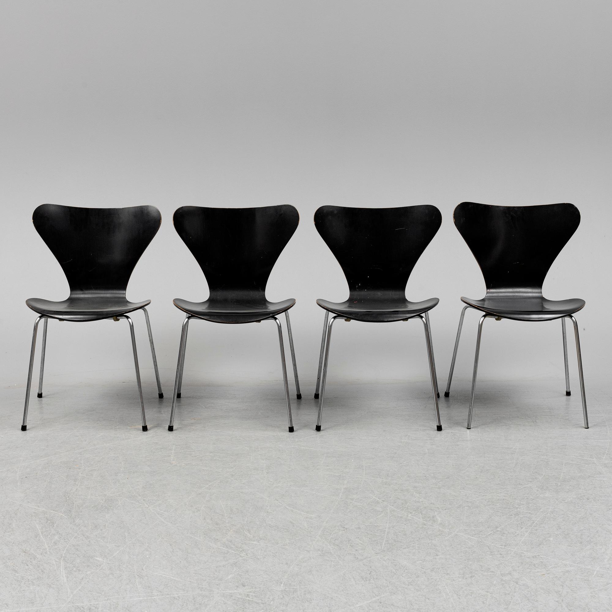 ARNE JACOBSEN, four 'Series 7' chairs from Fritz Hansen, Denmark, 1974.