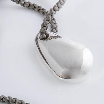 A pendant, by Ole Lynggaard.