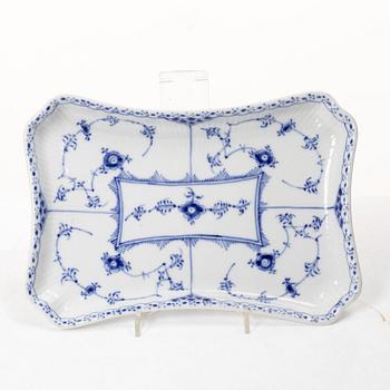 Royal Copenhagen, Dinner service, 31 pieces, “Musselmalet Halvblonde”, Denmark.