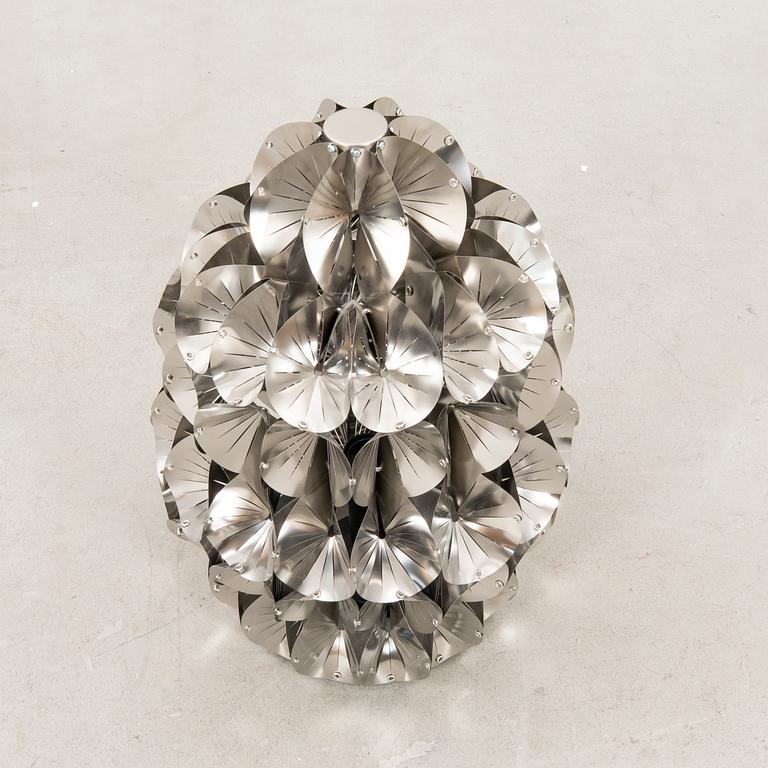 Lisa Hilland, bordslampa ur serien Glamrocks 2023.