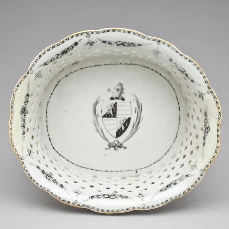 GALLERSKÅL, vapenporslin, Kina, 1700-tal.