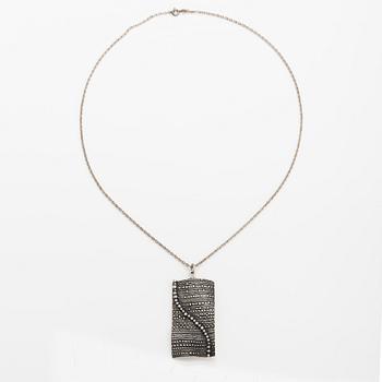 Jorma Laine, A silver necklace "Magic carpet". Kultateollisuus, Turku 1970.
