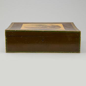 A 19TH CENTURY TRAVELLING BOX.