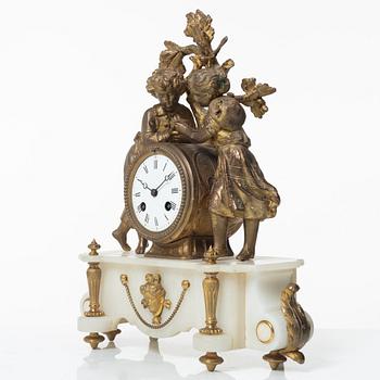 Table pendulum clock, late 19th century.