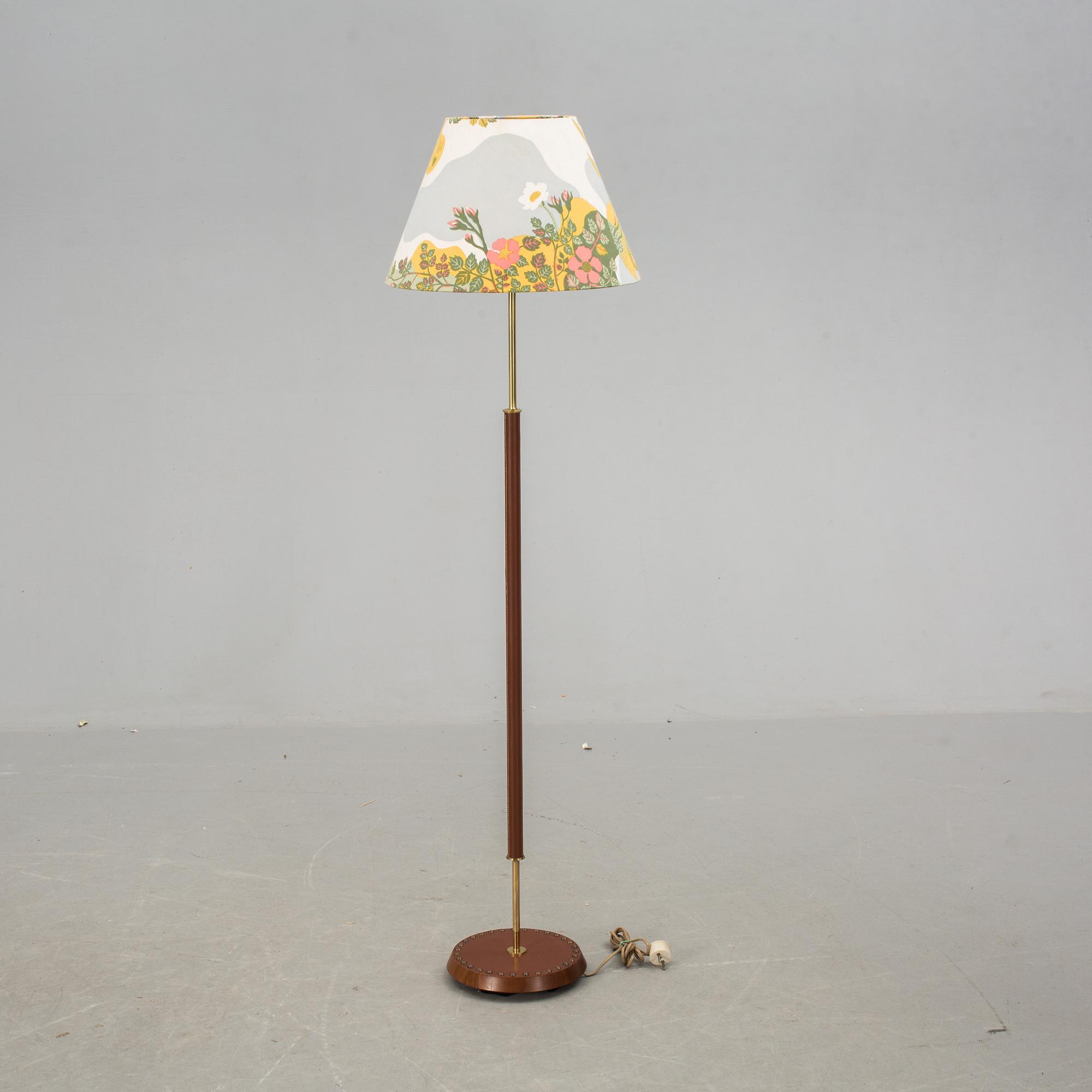GOLVLAMPA, 1900-talets mitt/andra hälft.
