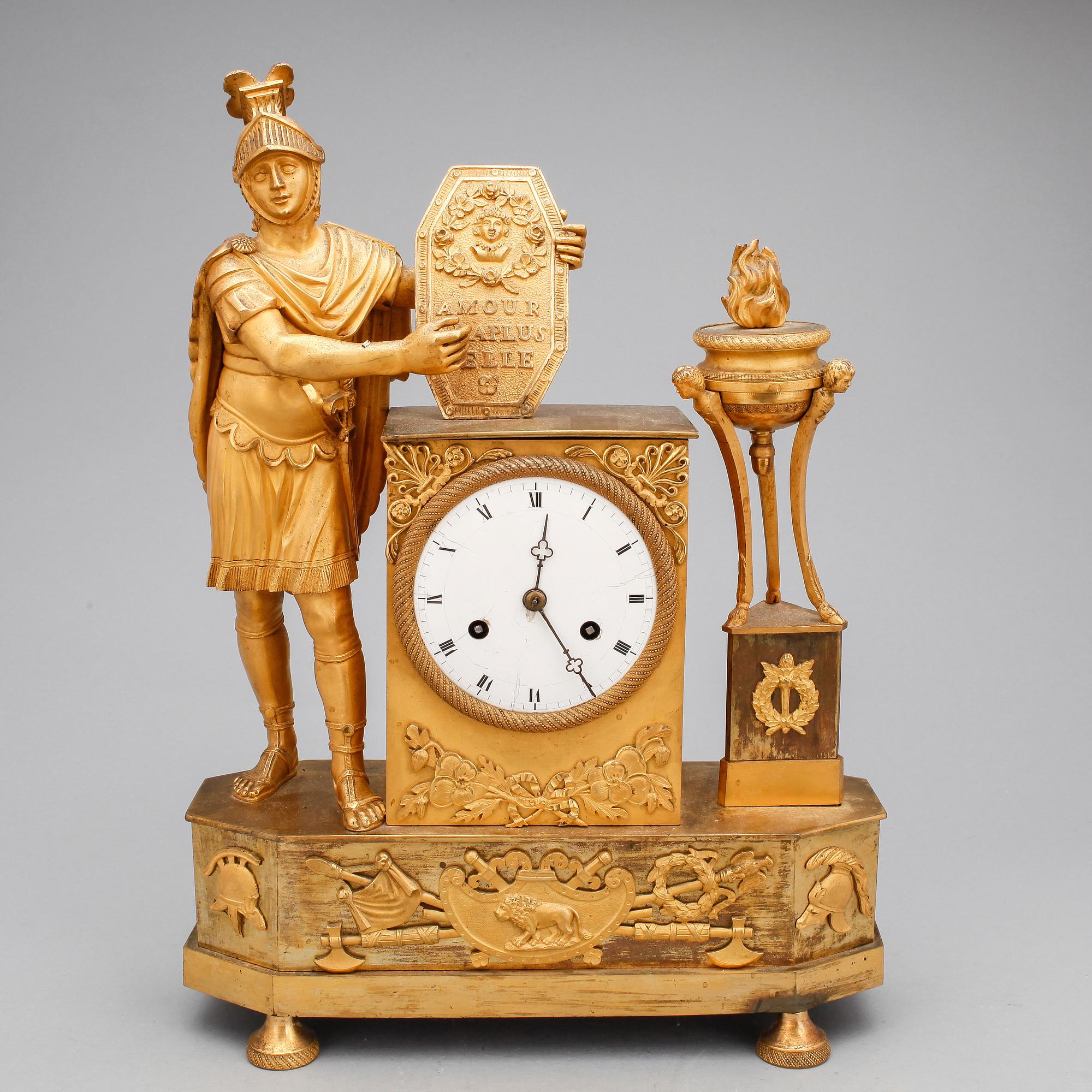 BORDSPENDYL, empire, 1800-talets första hälft.