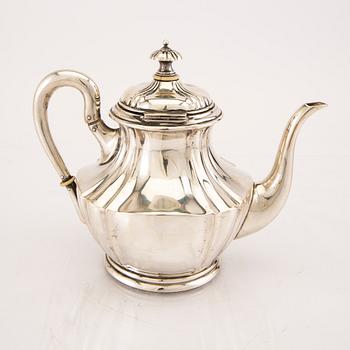 A sivler teapot first half of the 20th century, weight 506 grams.