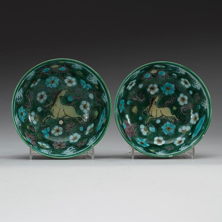 A pair of green glazed bowls, presumabably Republic, 20th Century.