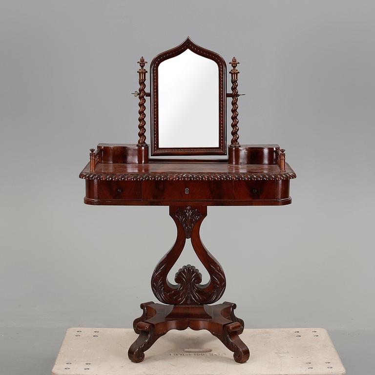 TOILETTEBORD, senempire, 1800-talets mitt.