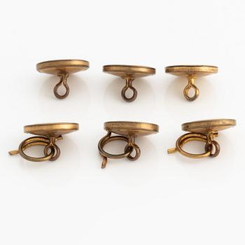 Six shirt buttons in gold metal with mother-of-pearl and enamel.