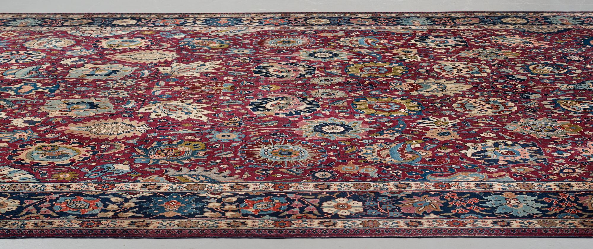 Matto, semi-antique Tabriz, ca 413,5 x 328,5 cm.