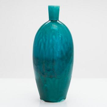 Friedl Holzer-Kjellberg, A mid-20th century vase for Arabia Finland.