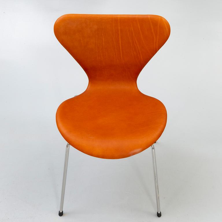 Arne Jacobsen,, chairs, 6 pcs, "Sjuan", Fritz Hansen, Denmark later part of the 20th century.
