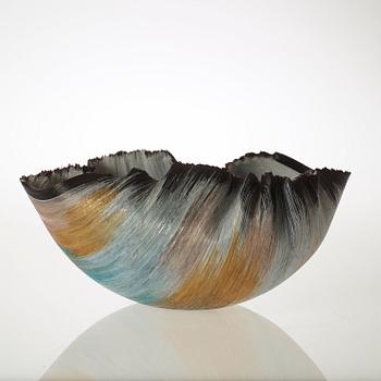 A Toots Zynsky 'filet-de-verre' glass bowl, Seattle, USA.