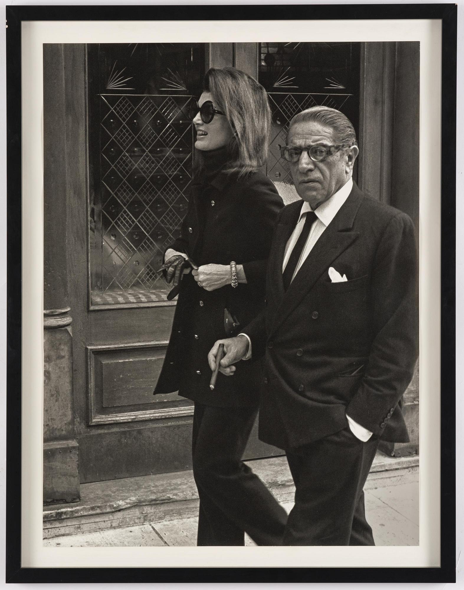 Ron Galella, "Jacqueline Kennedy and Aristotle Onassis at P.J. Clarke’s Restaurant, New York", 1971.