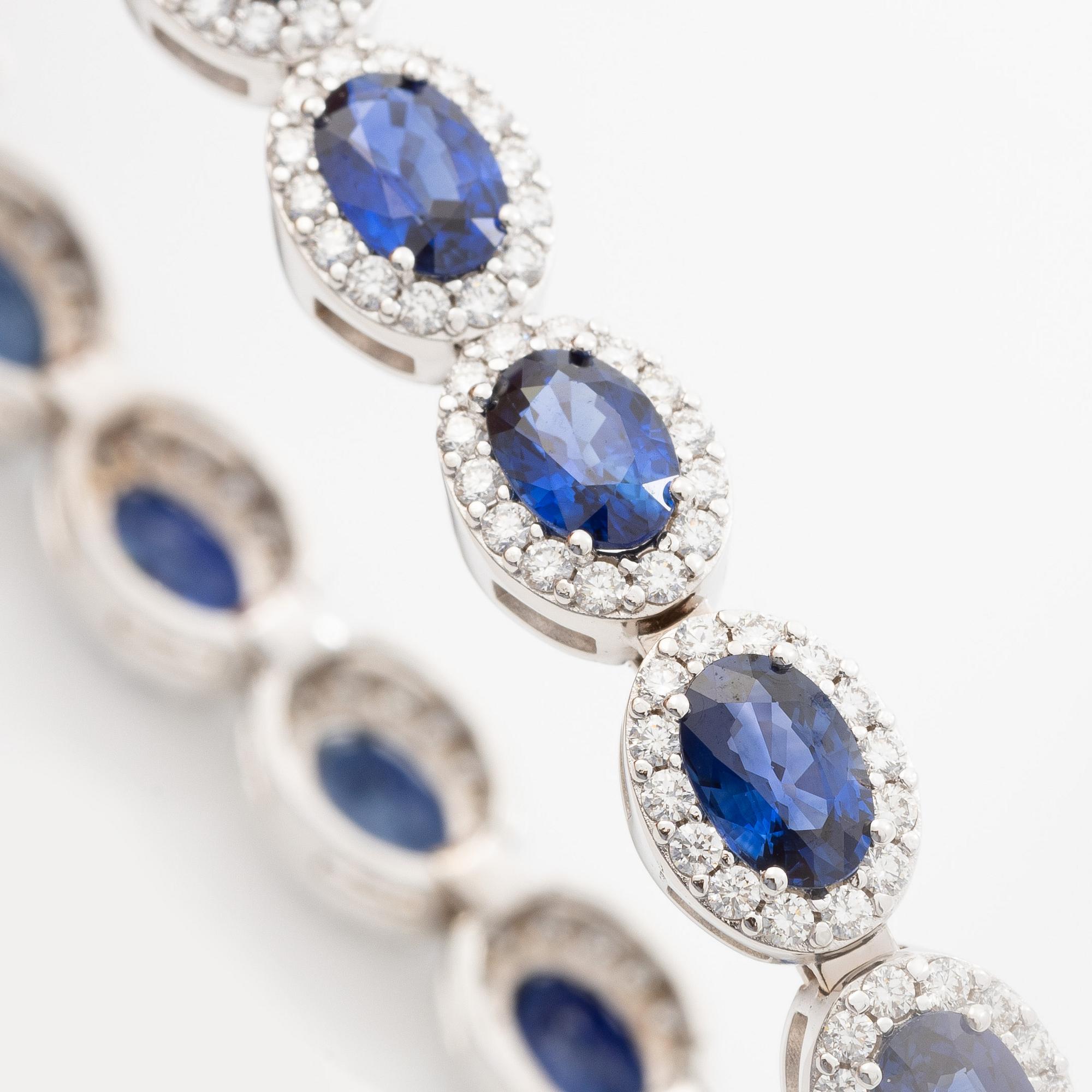 Bracelet 18K white gold with oval faceted sapphires and round brilliant-cut diamonds.