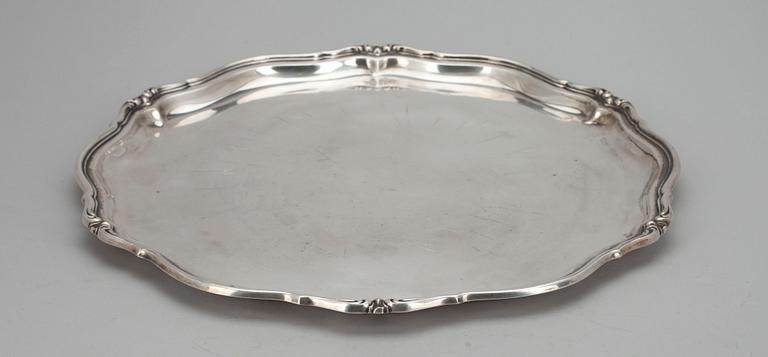 BRICKA, silver, Tyskland, finska kontrollstämplar 1944. Vikt 717 g.