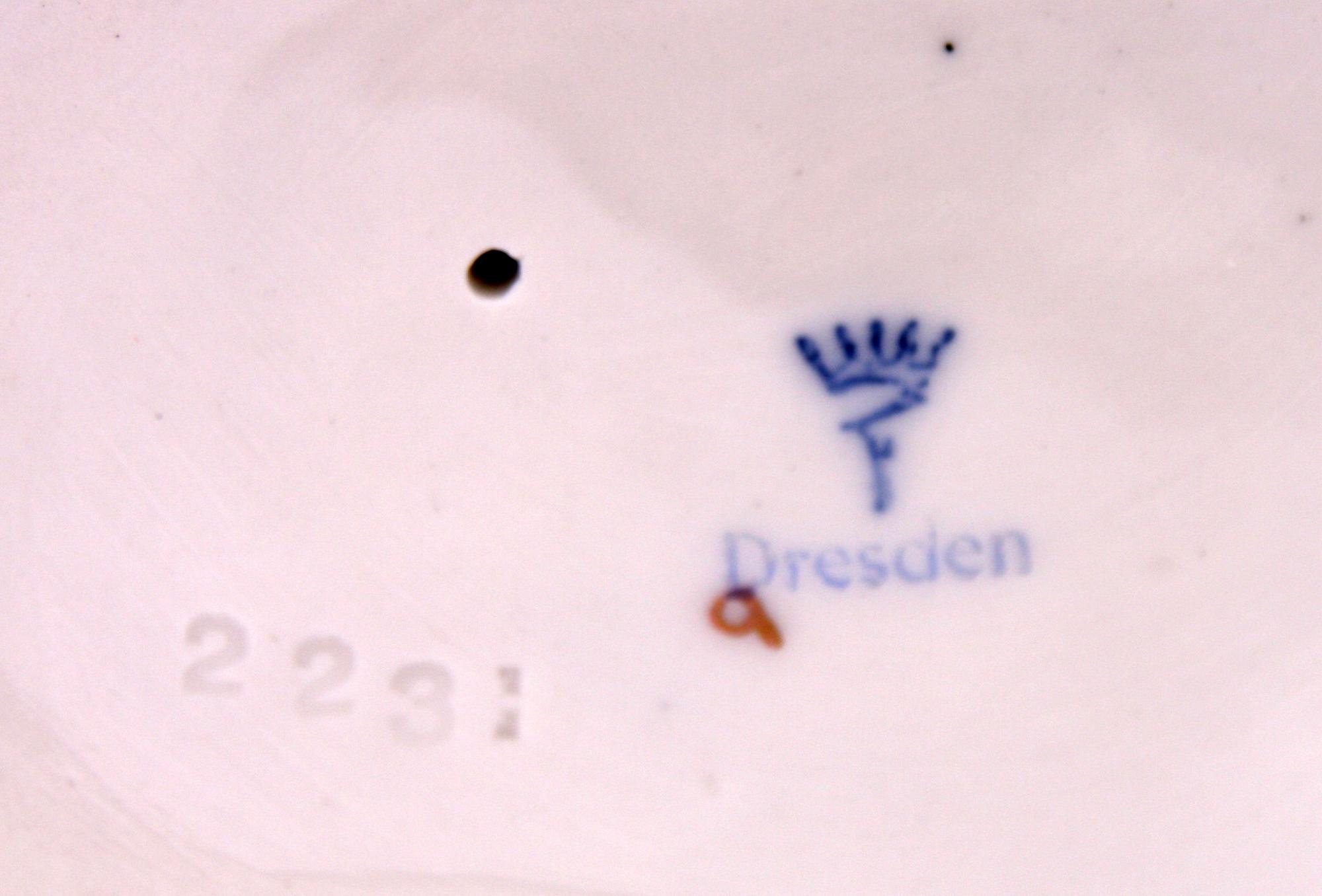 FIGURIN, porslin, märkt Dresden, 1900-tal.