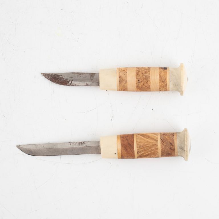 Hjalmar Midbjer, two knives, signed and dated, Pålkem, 1979.