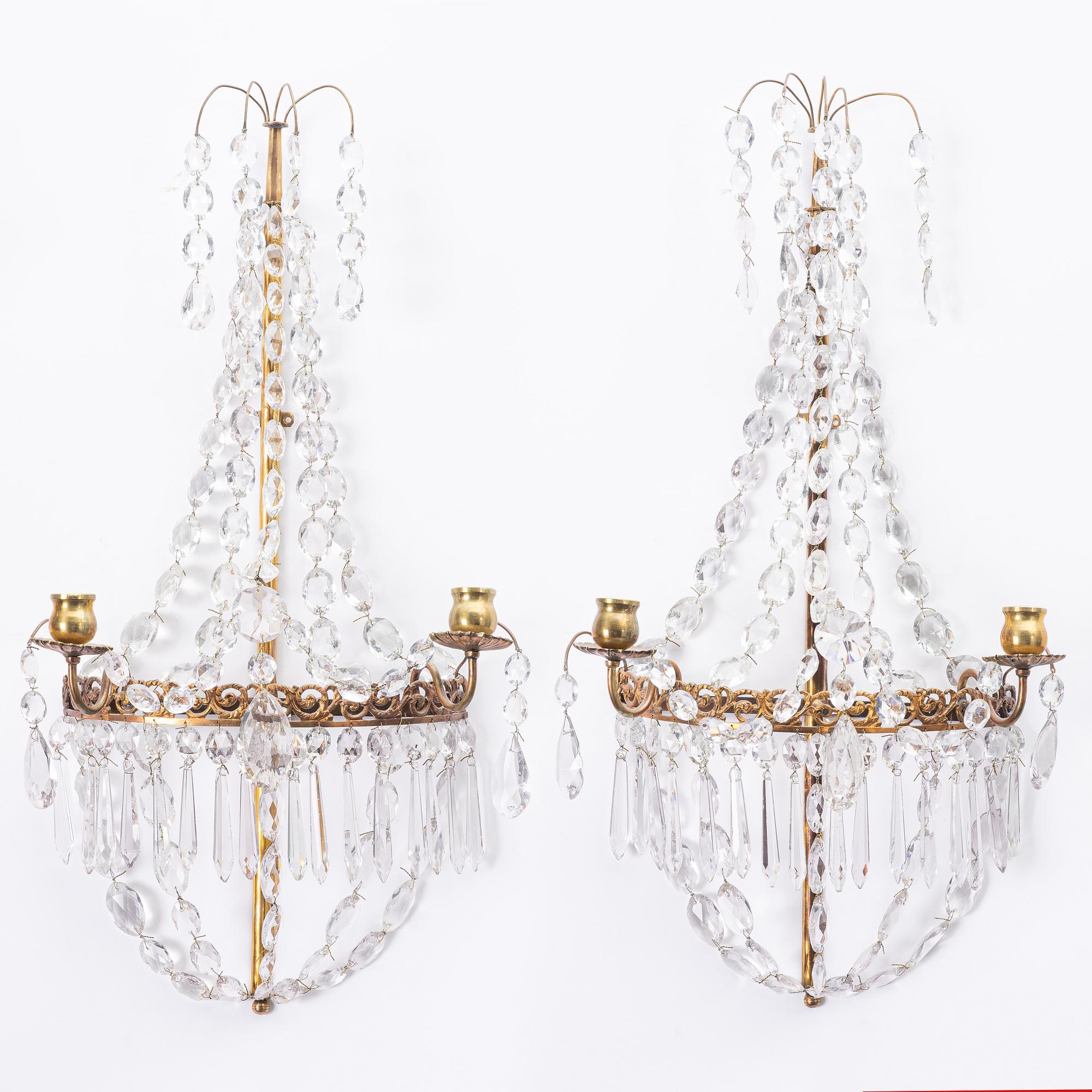 Vägglystrar, ett par. Gustaviansk stil, 1900-tal.