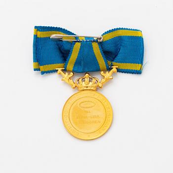 A Swedish Royal gold medal, dated 1949.