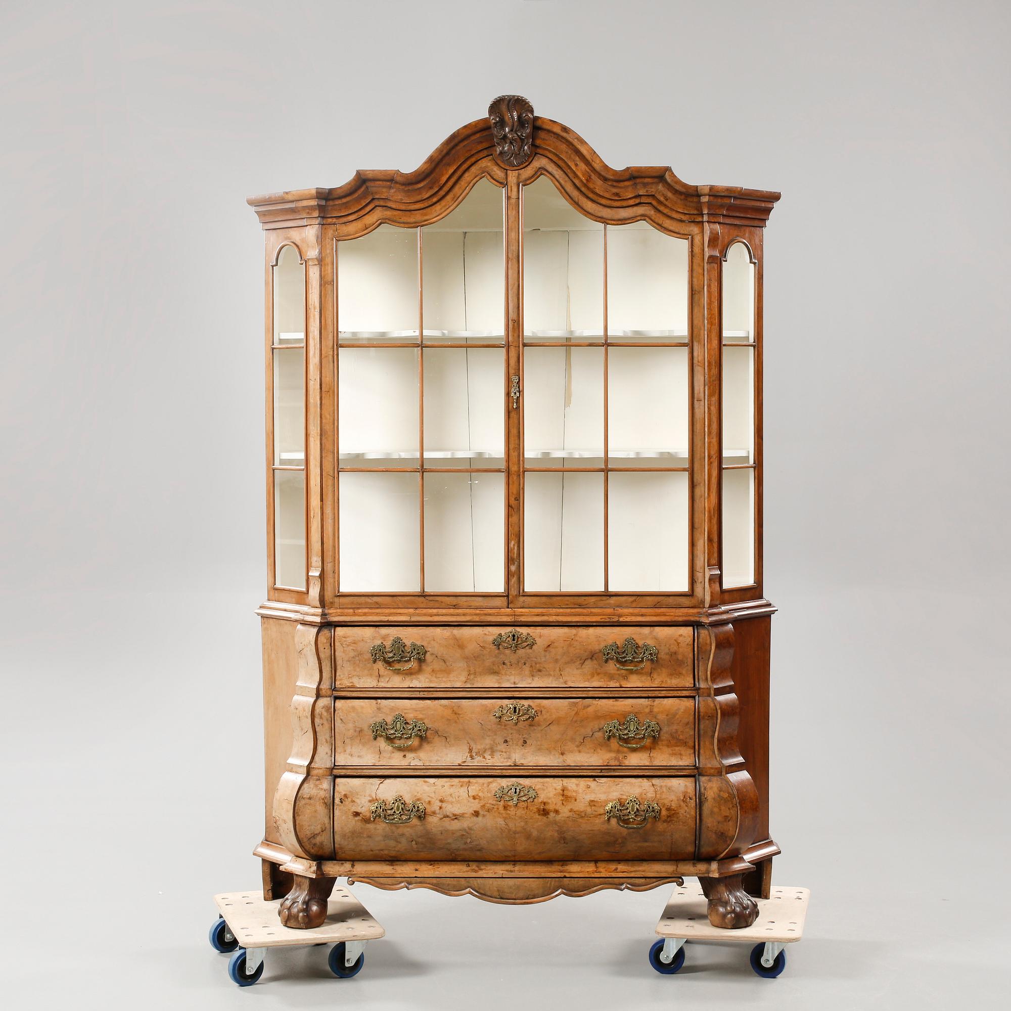 VITRINSKÅP, senbarock, sannolikt Holland, 1700-tal.