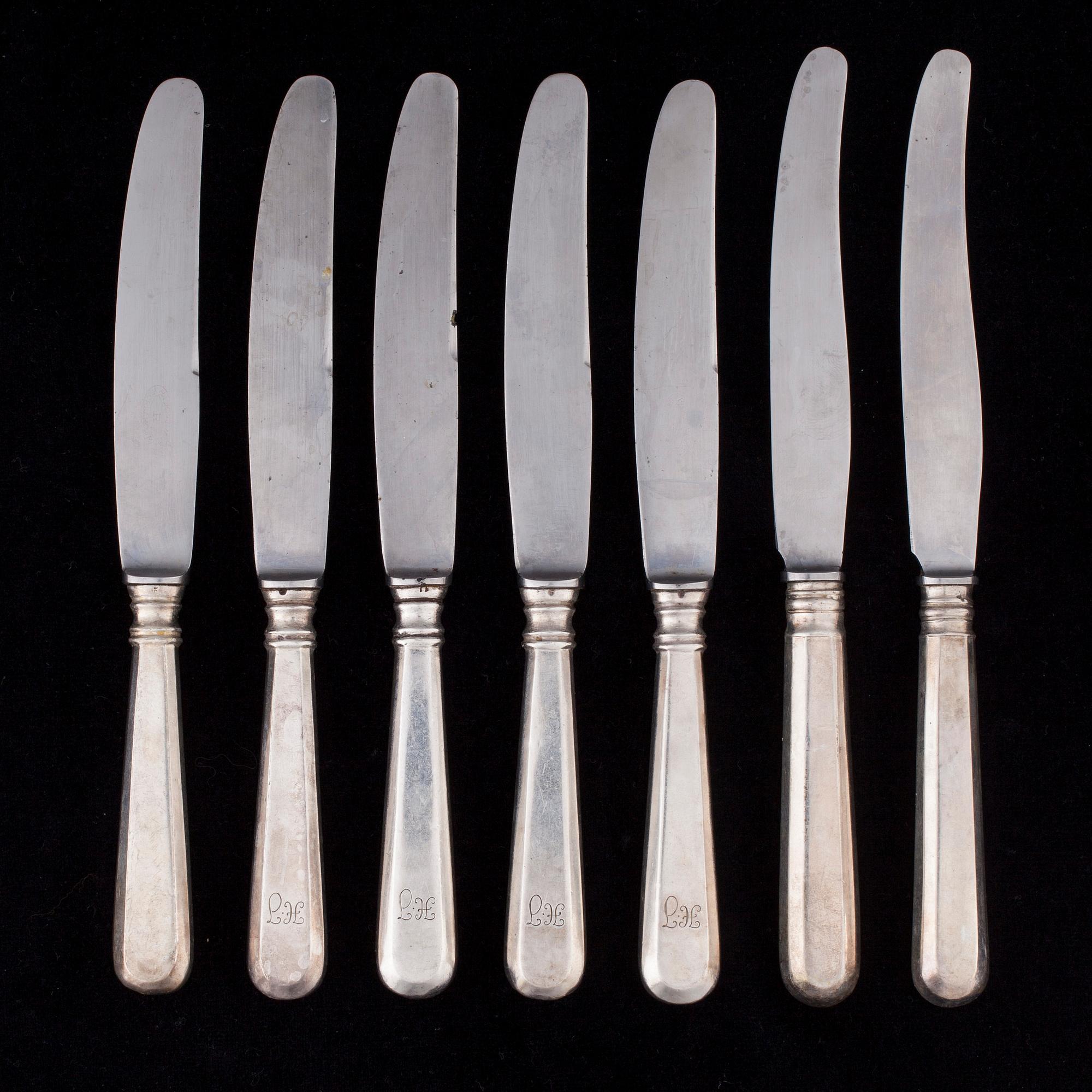 BESTICK, 35 delar, silver och nysilver, engelska, finska, ryska stämplar, 1845-1900-talets mitt. Total silvervikt 465 g.