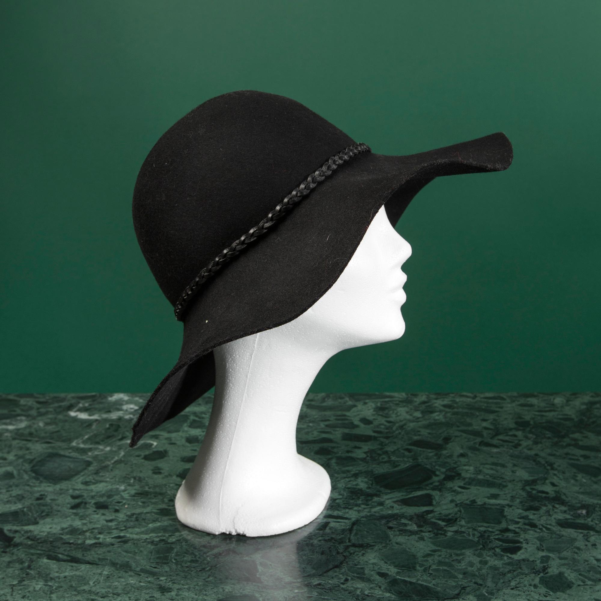 A hat by PUCCI, size II.
