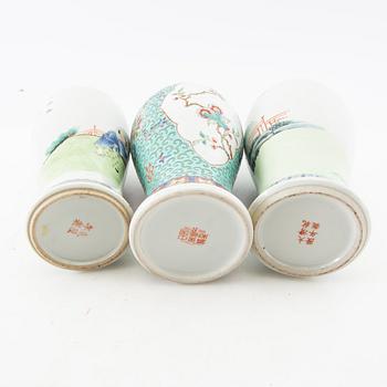 Lockurnor 3 st Kina 1900-tal porslin.