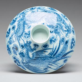 SKÅL med LOCK, porslin. Korea, Choson, 1800-tal.