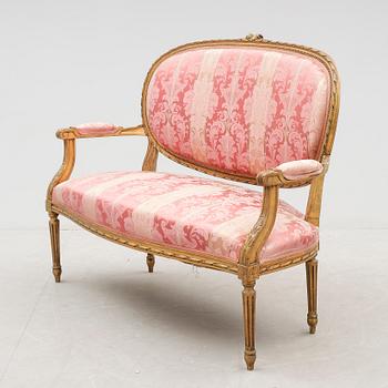 SOFFA, Louis XVI-stil, omkring sekelskiftet 1900.