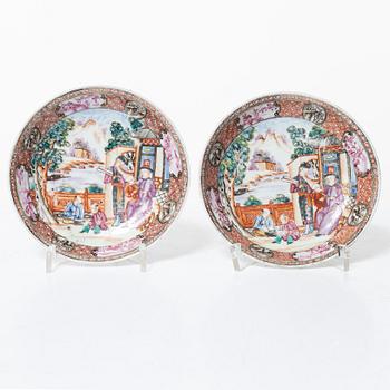 Seven pieces of porcelain plates and dishes, China, Qianlong (1736-95).
